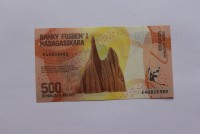 Банкнота   500 ариари 2017г. Мадагаскар, состояние UNC. - Мир монет