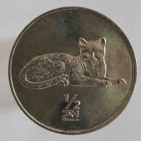 1/2 чон 2002г. Северная Корея. Леопард, состояние UNC - Мир монет
