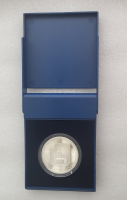Футляр пластиковый (79х106х16мм) для одной монеты в капсуле, диаметр ячейки 46 мм-наши 3 рубля в новых капсулах, темно-синий. - Мир монет