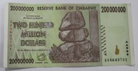 Банкнота  200 миллионов долларов 2008г. Зимбабве. Памятник, состояние UNC. - Мир монет