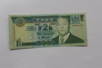  Банкнота 2 доллара 2000г. Фиджи, Где начинается тысячелетие, состояние UNC. - Мир монет