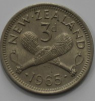 3 цента 1965г.  Новая Зеландия, Оружие Маори,  состояние UNC. - Мир монет