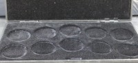 Футляр для 10 монет в капсулах, Диаметр  ячеек 44-45 мм, отделка внутри бархатом, корпус пластиковый,  Россия. - Мир монет