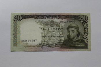 Банкнота  20 эскудо 1964г. Португалия. Портрет Святого Антония, состояние XF - Мир монет