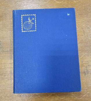 Альбом для марок отечественный б\у, картонный переплет, 8 листовов ,16 страниц , формат А4 - Мир монет